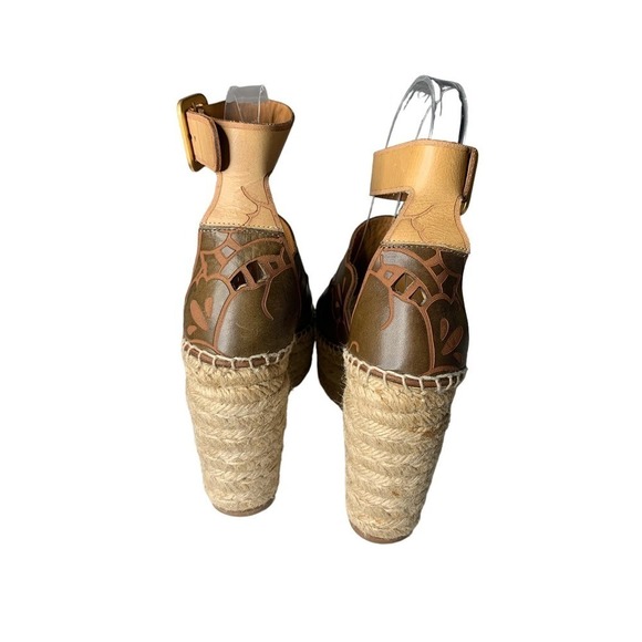 CHLOÉ Tooled Leather Laser Cut Wedge Espadrille Sandals - Picture 7 of 7